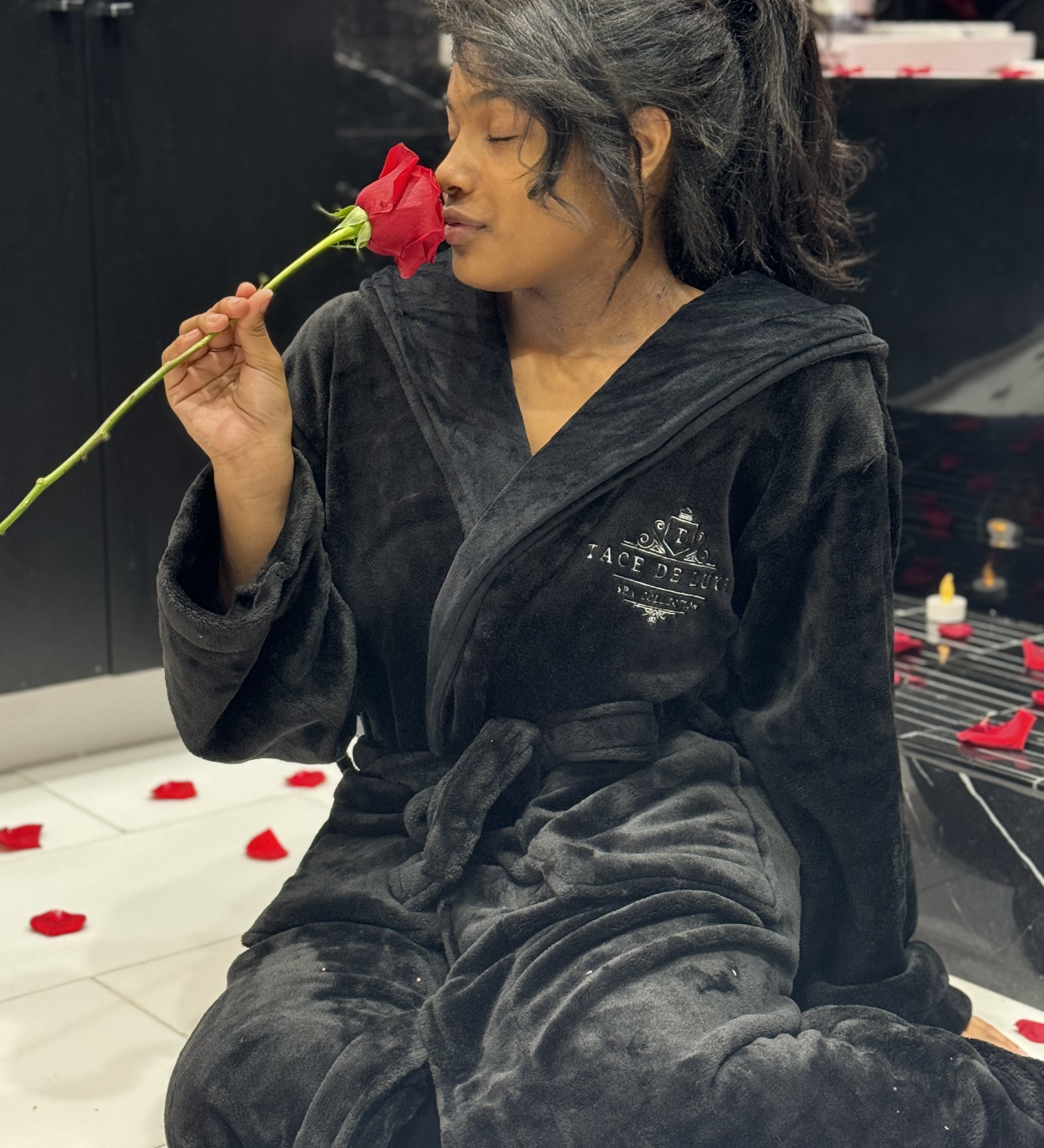 Signature Plush Robe: Elegance Meets Comfort